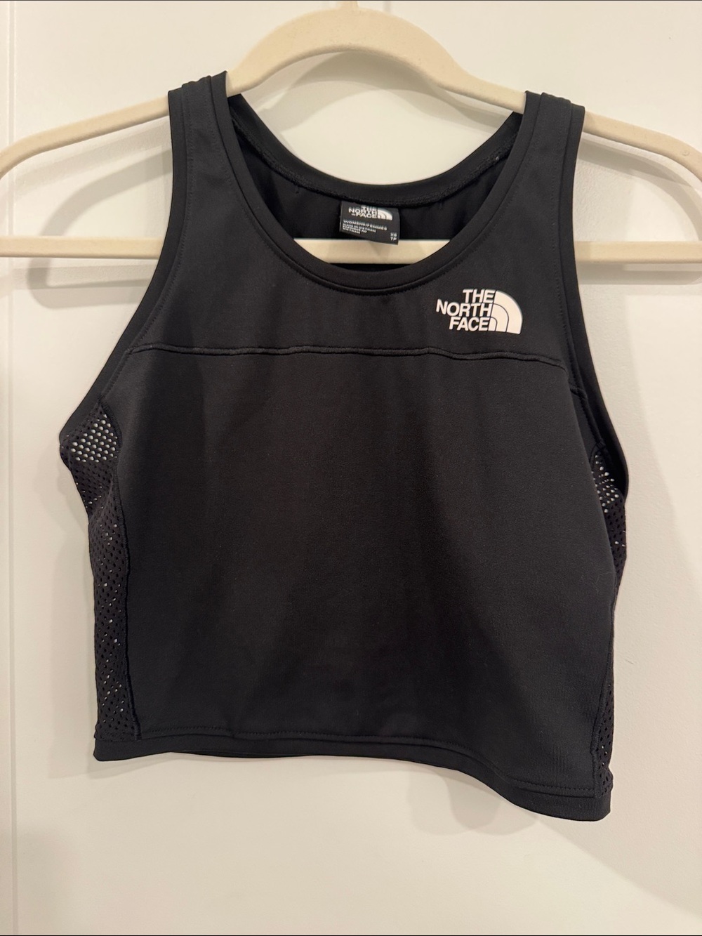 The North Face Women’s Black Mesh-Side Athletic Crop Tank
